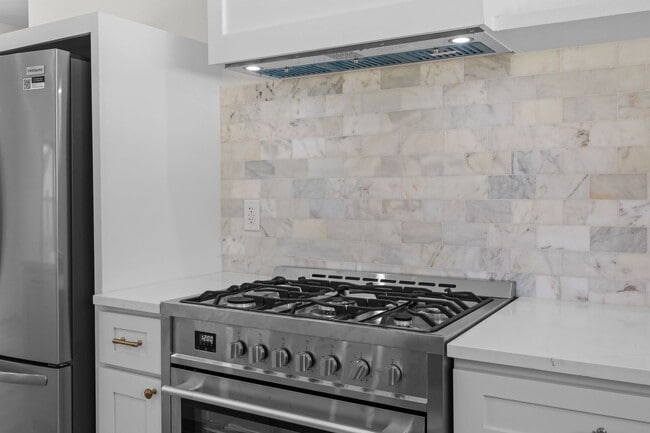 Building Photo - Impeccably Renovated Brick Ranch on James ...