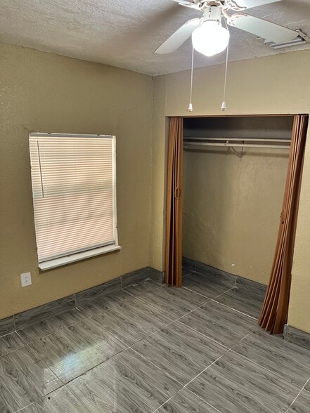 Building Photo - 4719 NW 32nd Ave