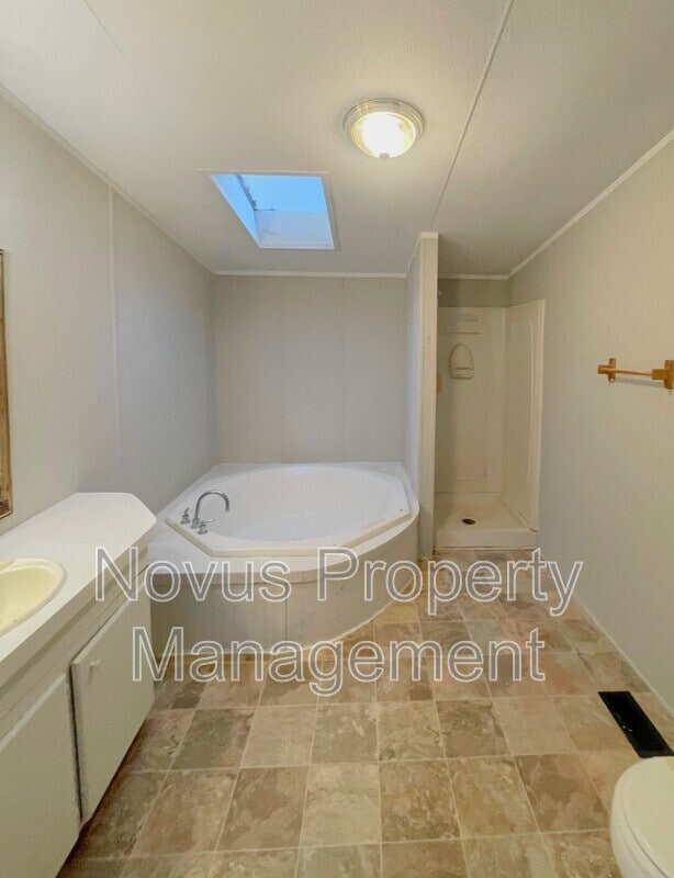 Building Photo - 249 Oakleigh Dr