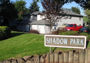 Building Photo - Large 980sq. 1 bedroom apartment with attached garage plus 1 parking space