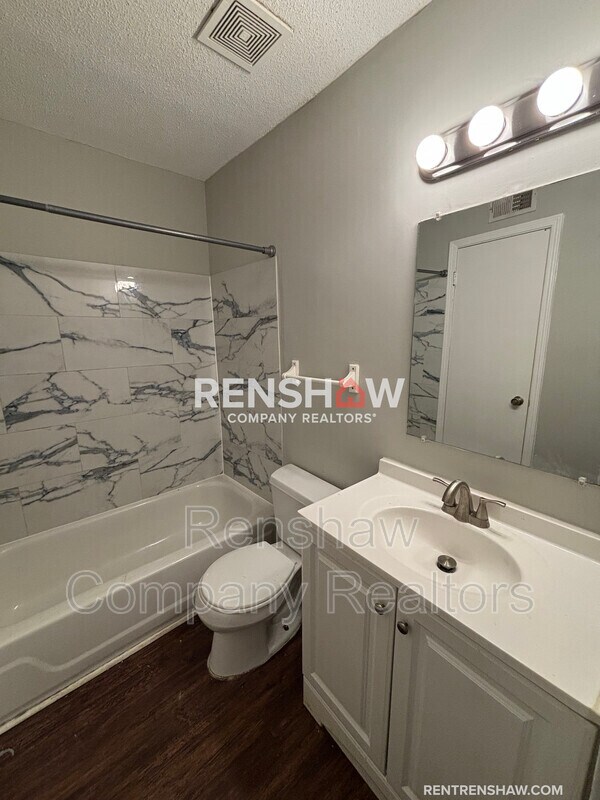 Building Photo - 6436 Macon Rd