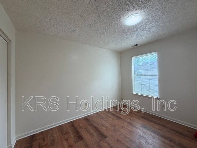 Building Photo - 1222 Corkwood Cir