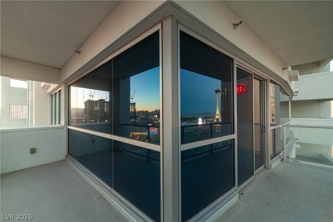 Building Photo - 2700 S Las Vegas Blvd