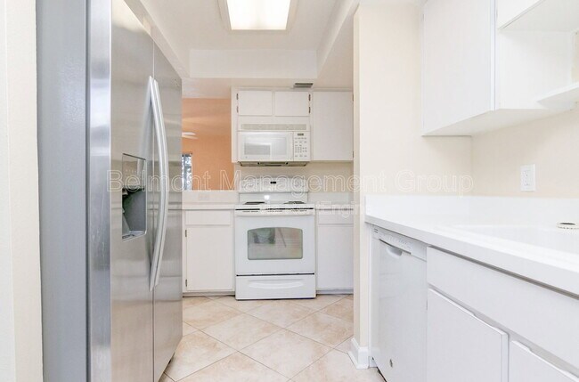 Building Photo - 602 Desoto Dr