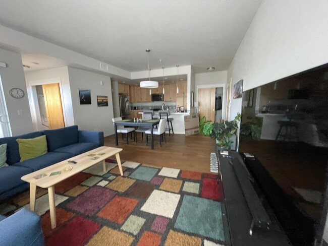 Building Photo - Louisville Town-Home Near Downtown!