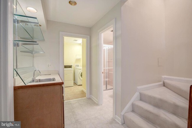 Building Photo - 3925 Ivy Terrace Ct NW