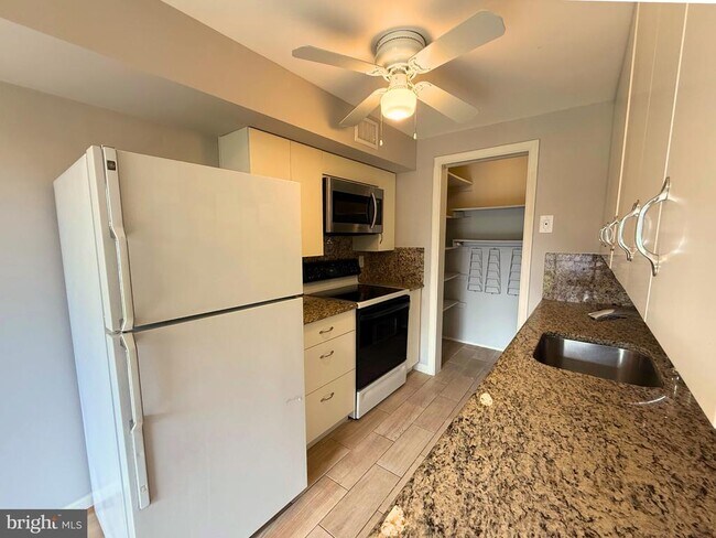 Building Photo - 5 Coliston Rd