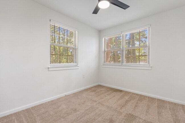 Building Photo - 53 Faris Cir