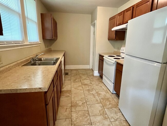 Building Photo - 306 E Scarritt St