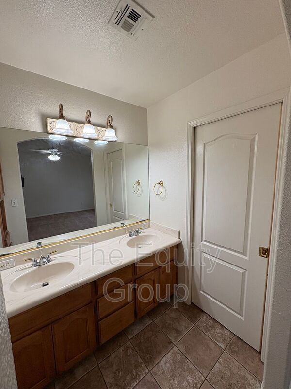 Building Photo - 3432 S Martin Ct