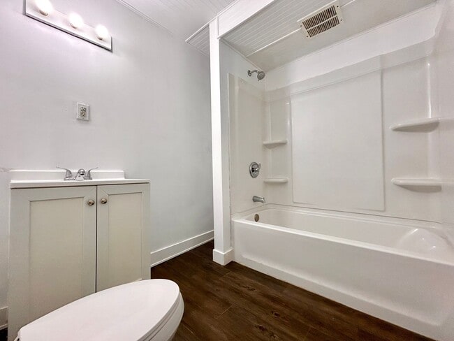 Building Photo - Four Bedroom Home in Northwest Grand Rapids