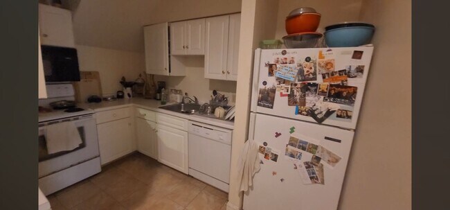 Building Photo - 1-Bed w Central Air!  Parking Spot Included, near Boston Landing Nightlife! Laundry on site