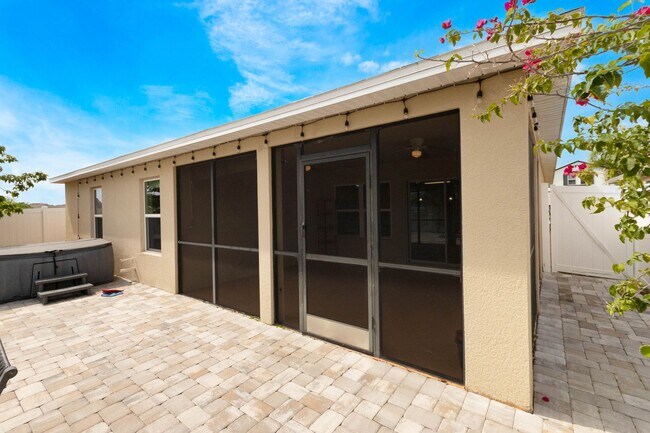Building Photo - Turnkey 3-bed, 2-bath home with a 2-car garage Single Family Home