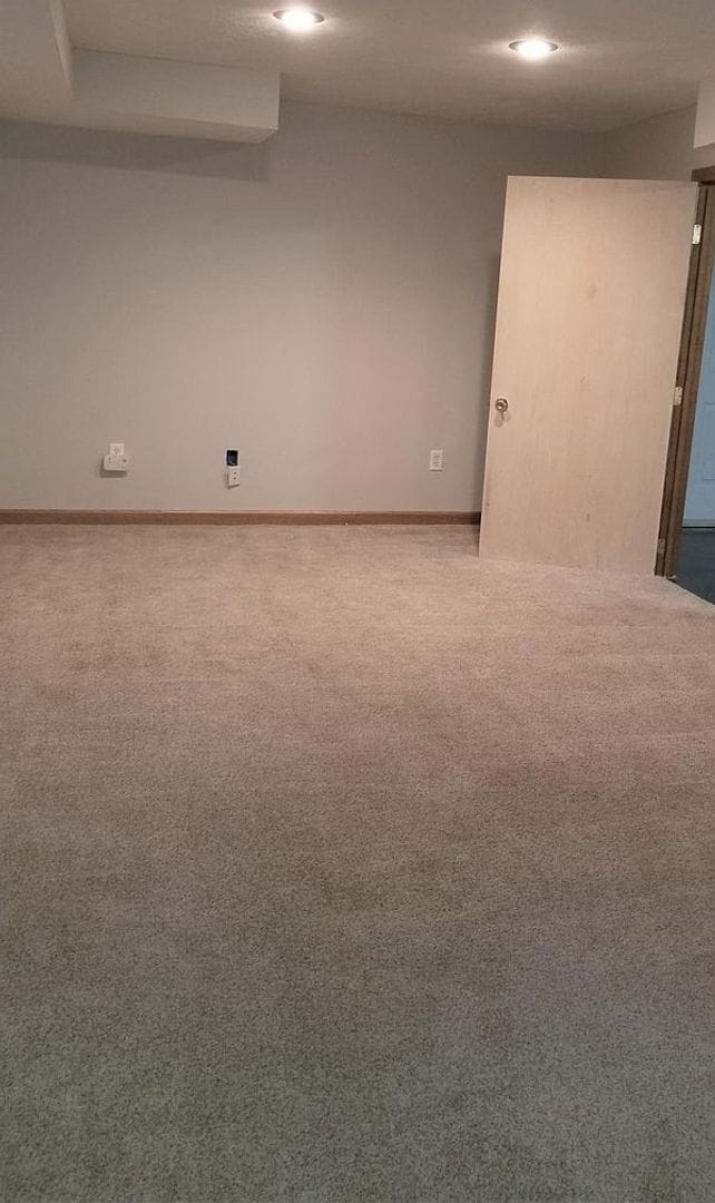 Building Photo - New Listing - Now Available!!