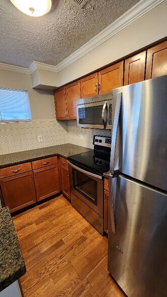 Building Photo - 2502 Cranbrook Ln