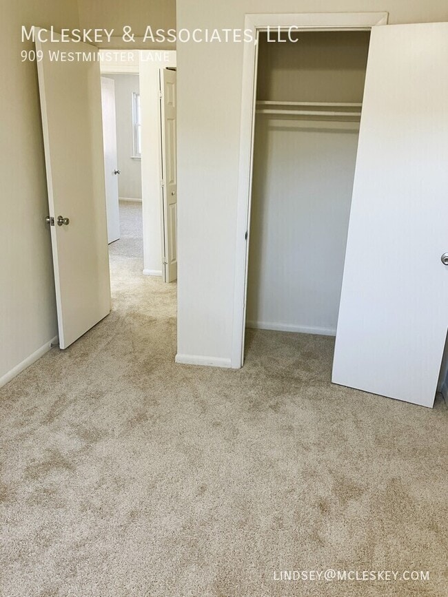 Building Photo - 909 Westminster Ln