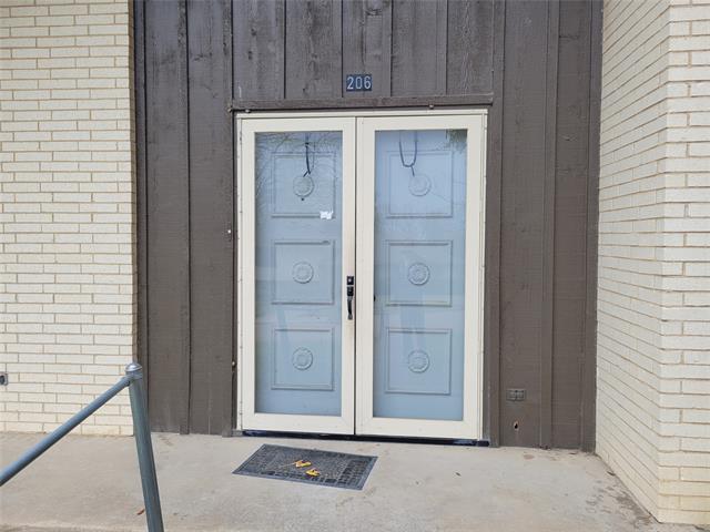 Building Photo - 206 Rockbrook Dr