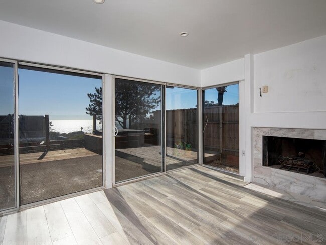 Building Photo - 721 Camino Del Mar