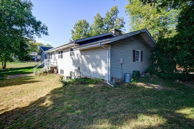 Building Photo - 6715 Century Ave