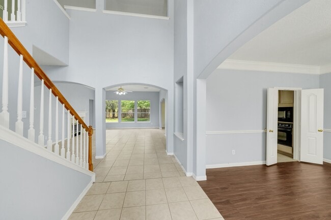 Building Photo - 17610 Forest Haven Trail