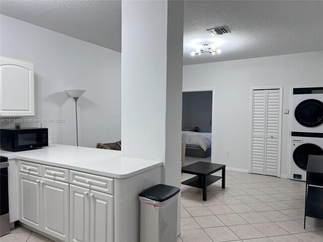 Primary Photo - 2734 Bird Ave