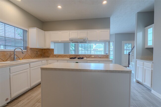 Building Photo - 13902 Stableridge Ct