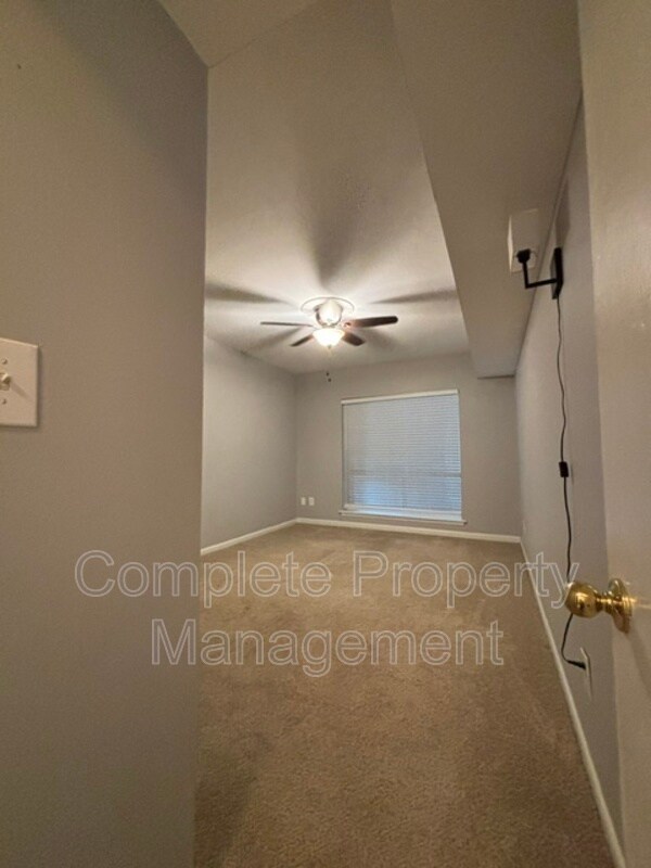 Building Photo - 55 Hanover Cir