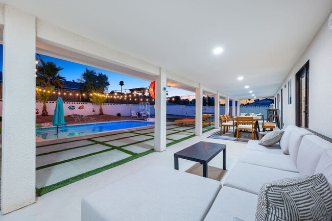 Building Photo - 131 Mescal Loop