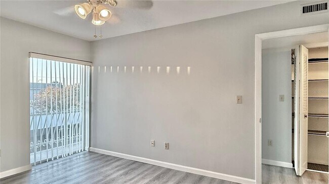 Building Photo - 22333 Edgewater Dr