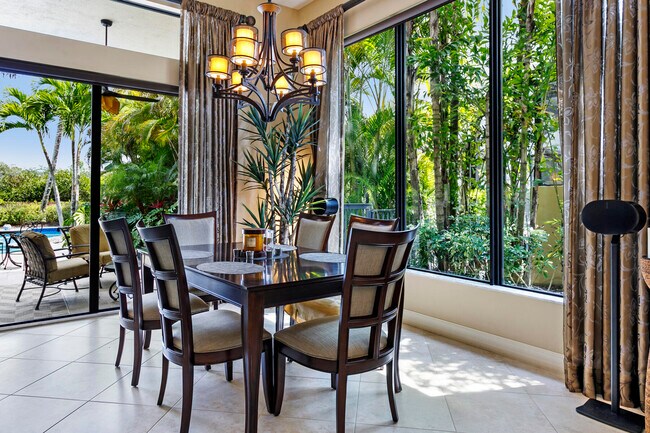 Building Photo - 6700 Fox Hollow Dr