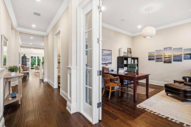 Building Photo - 120 Grove Way