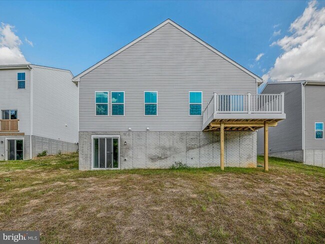 Building Photo - 290 Scoter Rd