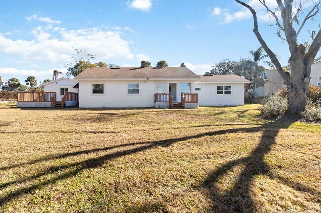 Building Photo - 4/3 Lakefront Home for Rent – 1 Acre – Near College Park & Downtown Orlando