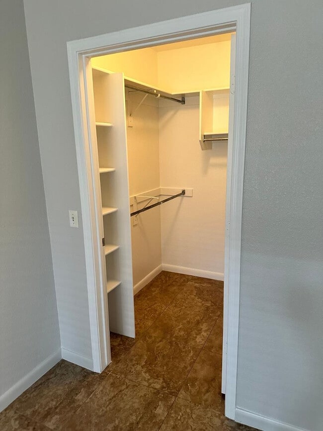 Building Photo - 1295 N Ash St