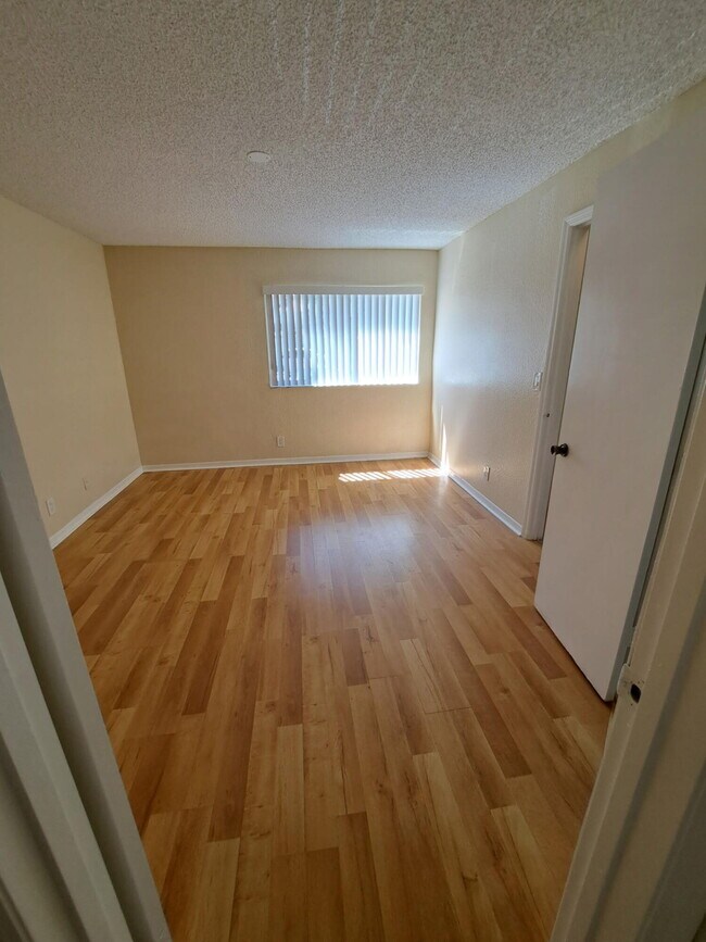 Building Photo - 3470 Pinewalk Dr N