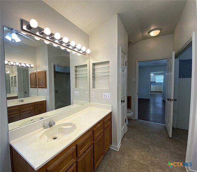 Building Photo - 1312 W Avenue D