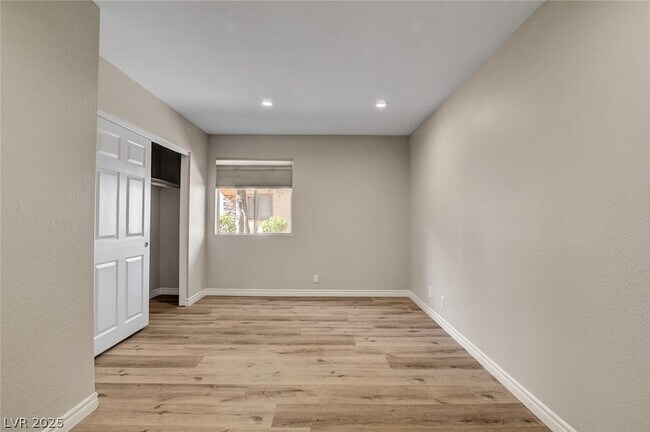 Building Photo - 5240 Indian River Dr