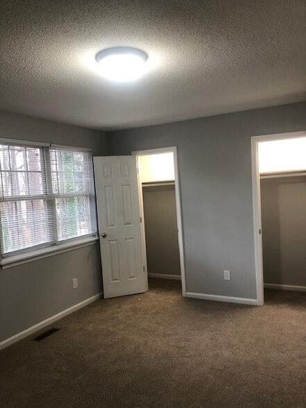 Building Photo - 516 Sherwood Ct