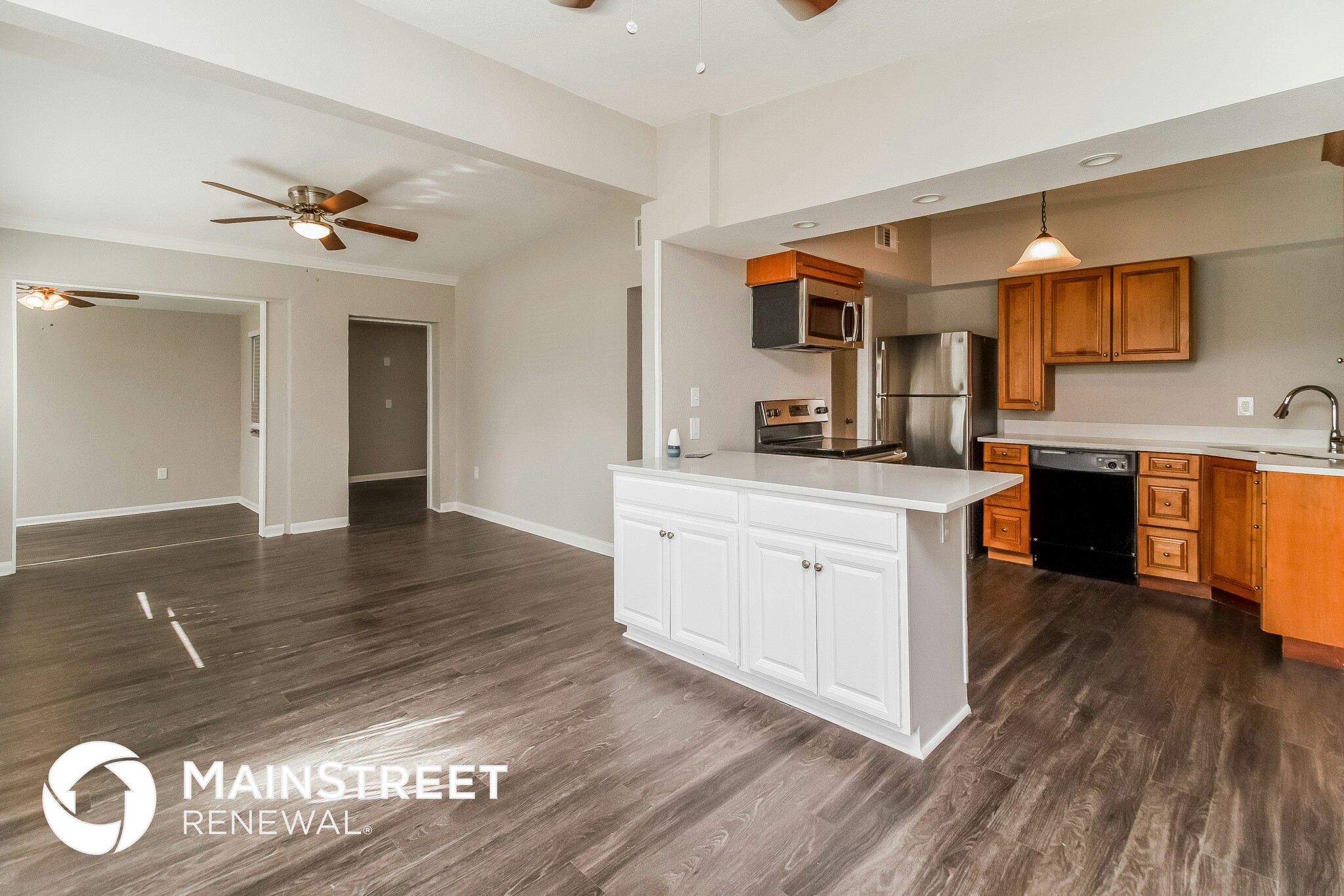 Building Photo - 2141 Ridge Dr