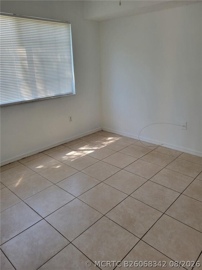 Building Photo - 5005 Wiles Rd