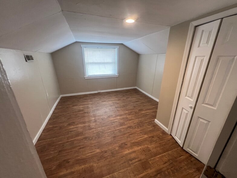 Building Photo - 747 Ponce Ave