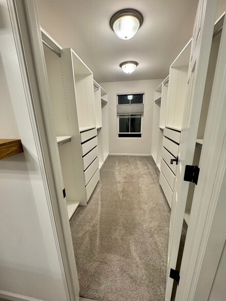 Custom closet in primary bedroom - 6750 Skipper Ln SE