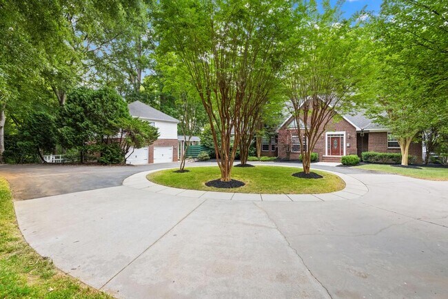 Building Photo - 7914 Gilead Rd