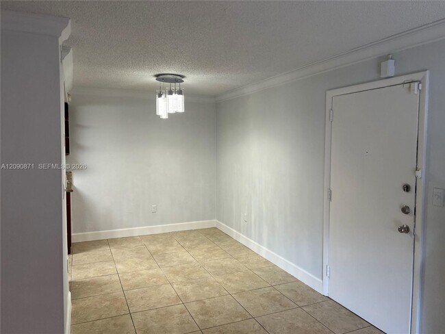 Building Photo - 7200 Fairway Dr