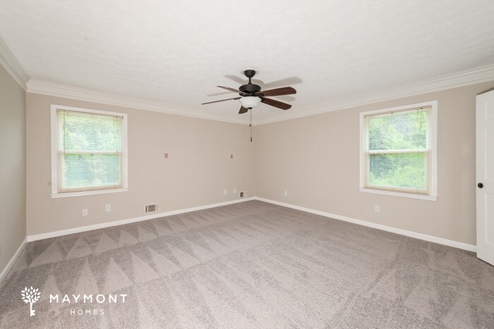 Building Photo - 4806 Castlewood Dr SW