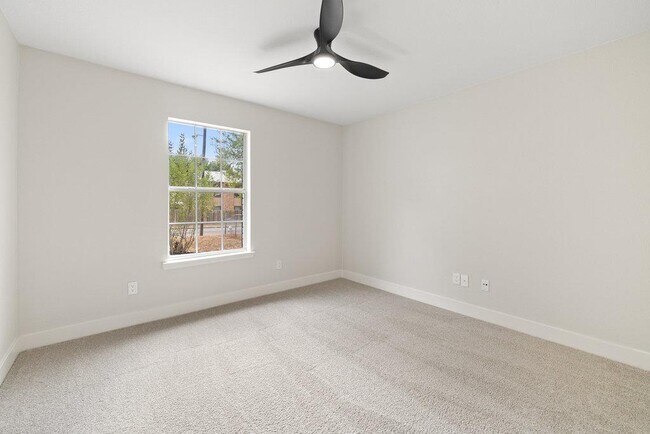 Building Photo - 1006 Cottonbowl Dr