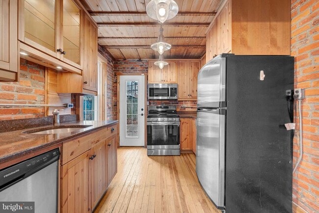 Building Photo - 1613 Laurel St