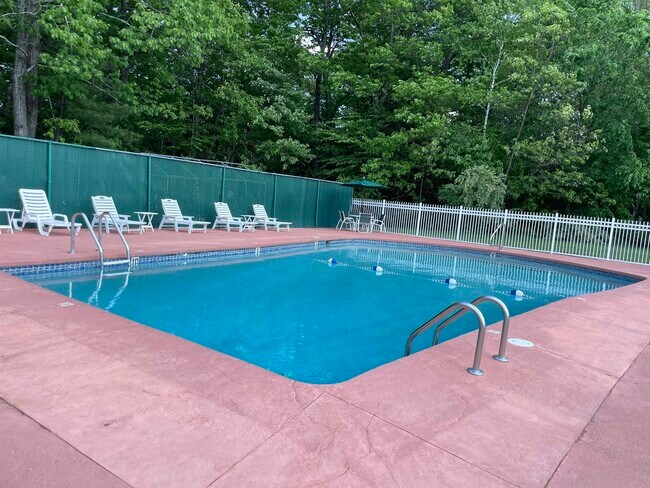 Building Photo - 99 Powers St