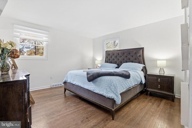 Building Photo - 6906 Berkshire Dr