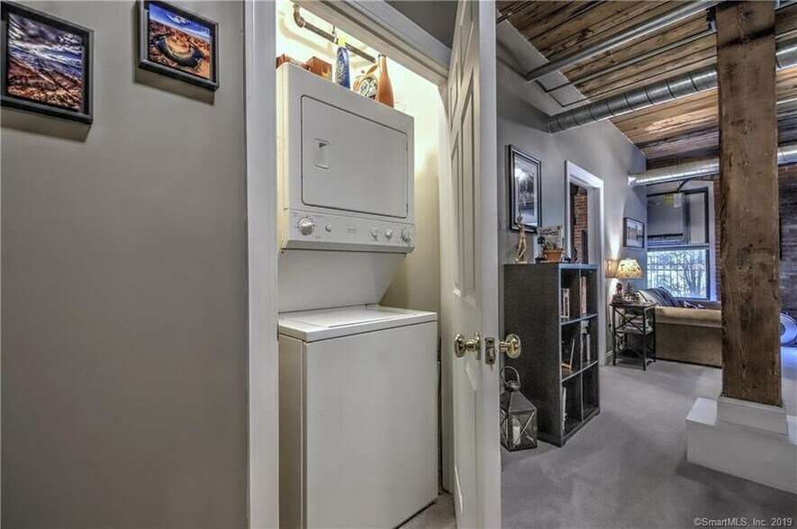 Building Photo - 145 Canal St